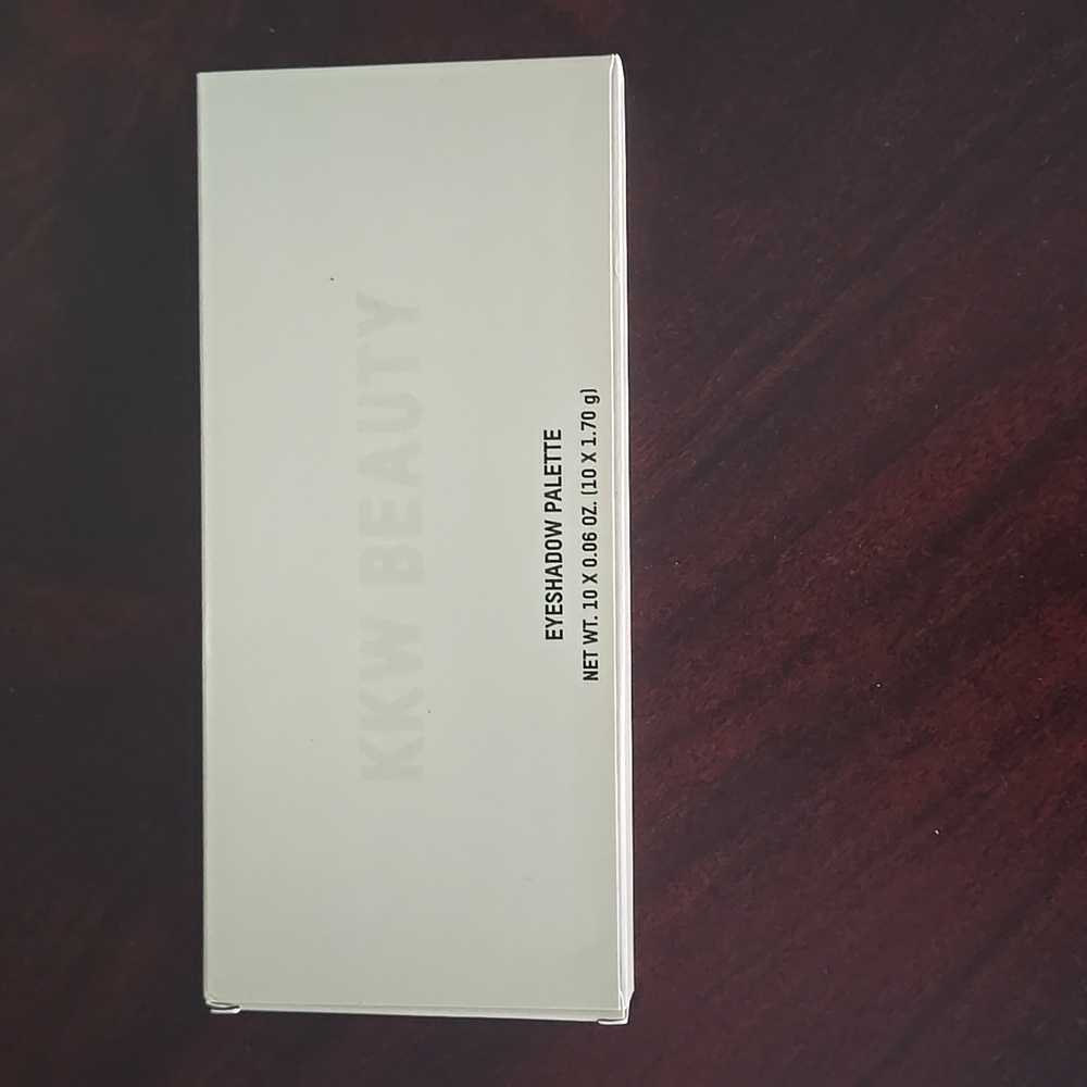 KKW Beauty Classic 2 Eyeshadow Palette - Picture 6 of 6